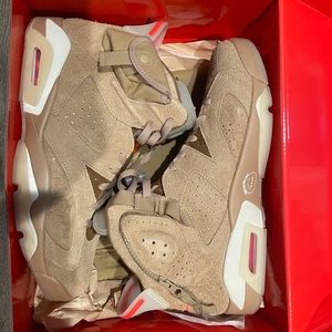 Jordan 6 Retro
Travis Scott British Khaki - size 12